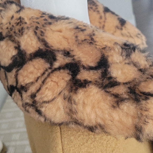 Coach Camel Coat with Gold Button - Picture 2 of 9